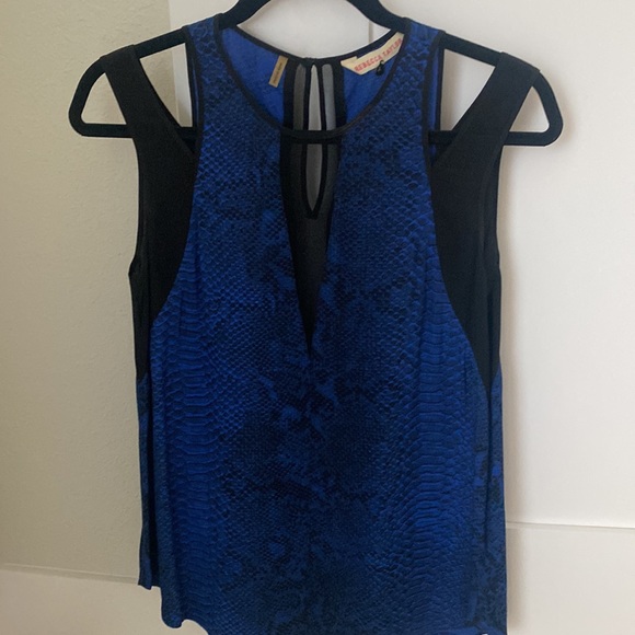 Top - Picture 2 of 6